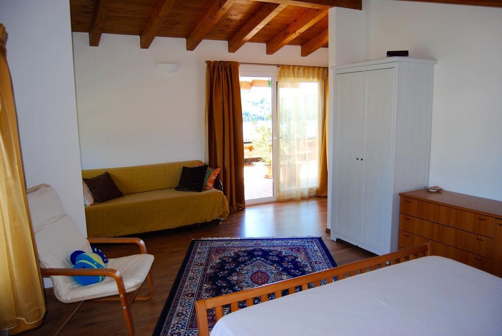 Ai Colli B&B Salò Camera foto